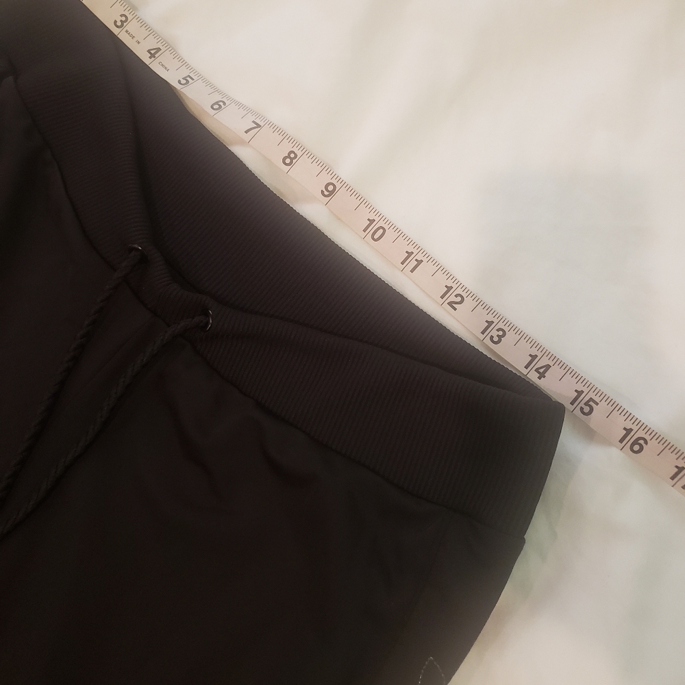 ADIDAS Black Cargo Style Capri Pants Size Medium - Picture 4 of 4